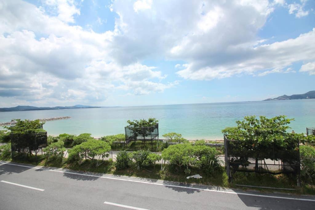 Beach Side Hotel Yamoriyanonikai Nago Exterior photo