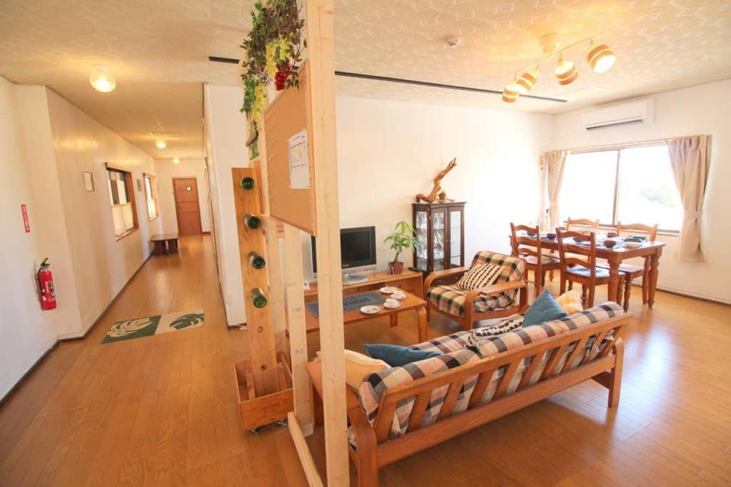 Beach Side Hotel Yamoriyanonikai Nago Exterior photo